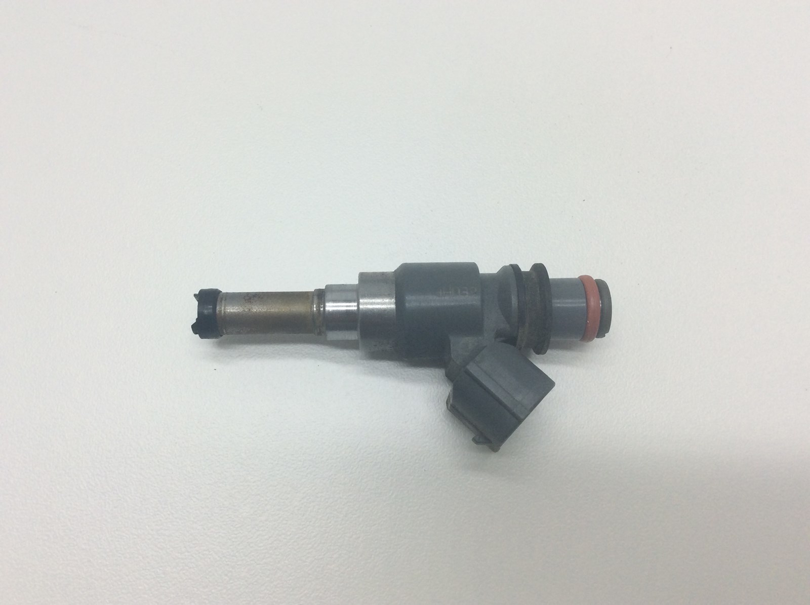 2008 Yamaha fuel injector - Image 2