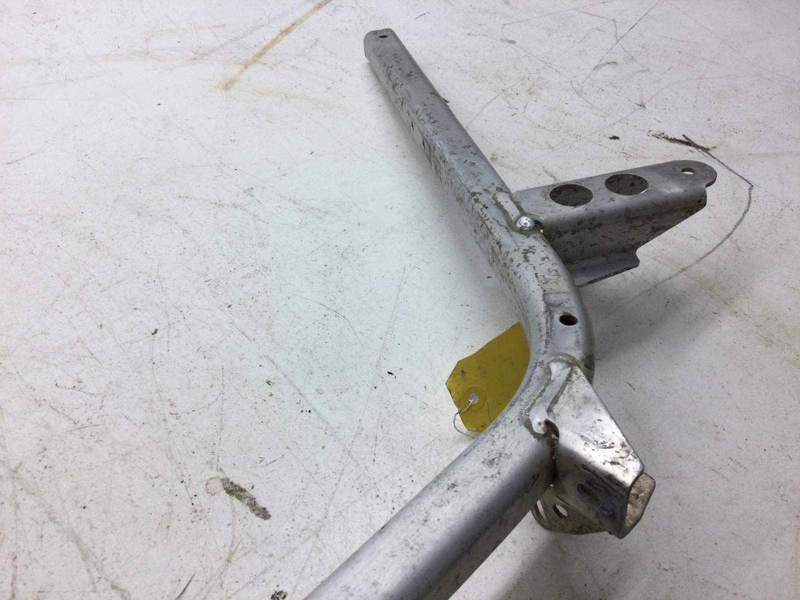 2007 Can-Am front fender support - Outlander 650 XT - Image 3