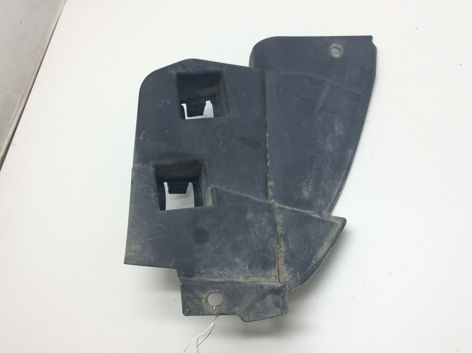 2007 Can-Am inner fender (RH) - Outlander 650 XT - Image 2