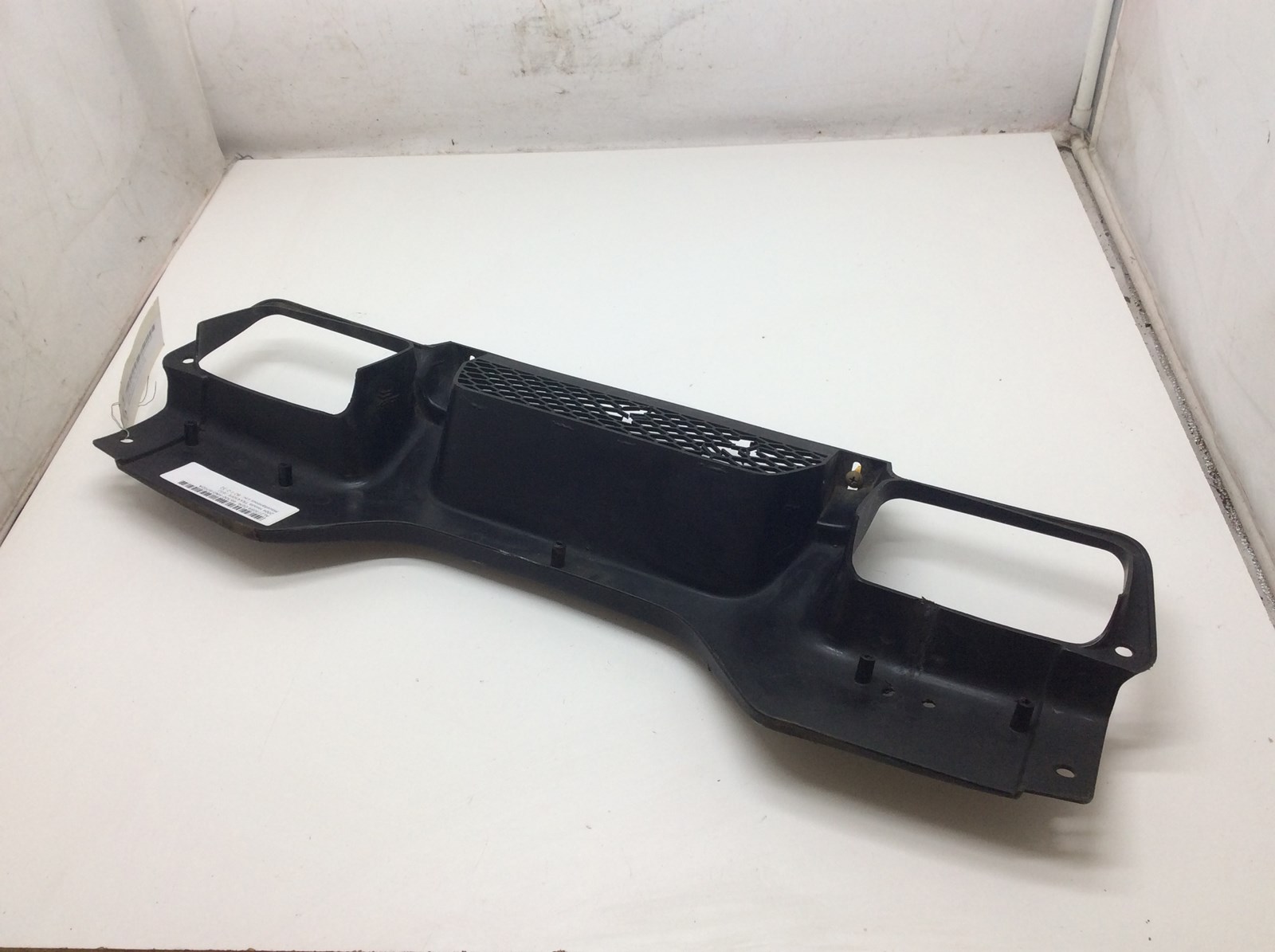 2004 Honda front grille - Image 4