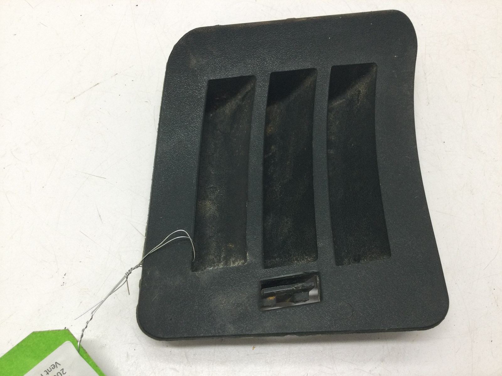 2001 Arctic Cat LH LOUVER, AIR-INTAKE - Image 2