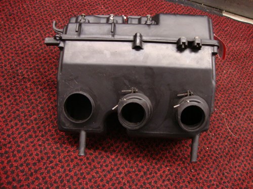 1999 Yamaha Airbox