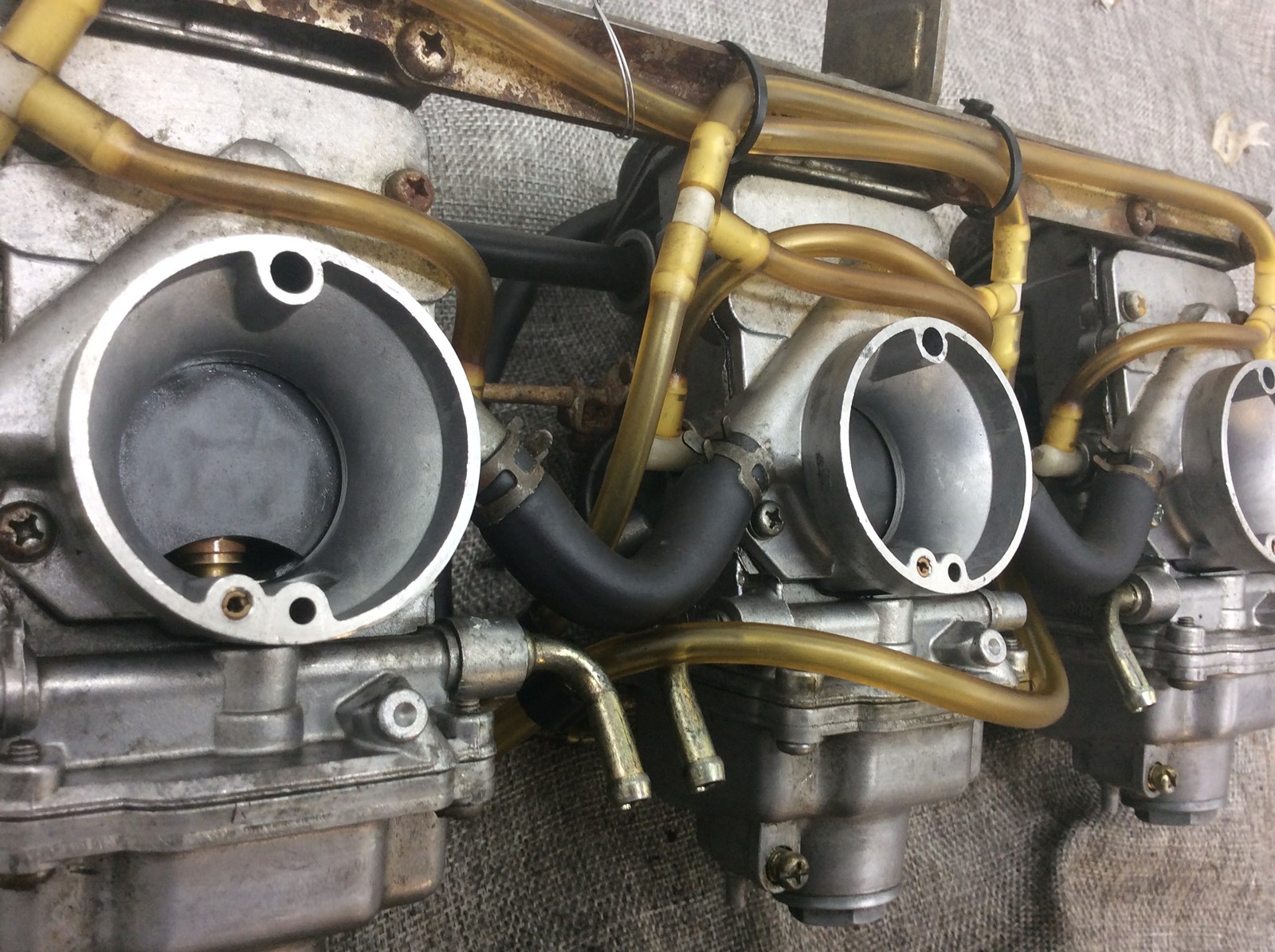 1999 Yamaha Carburetors - Image 2