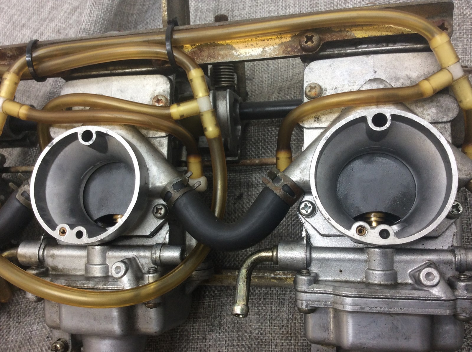 1999 Yamaha Carburetors - Image 3