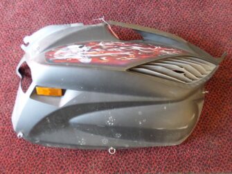 2006 Yamaha side panel - RH