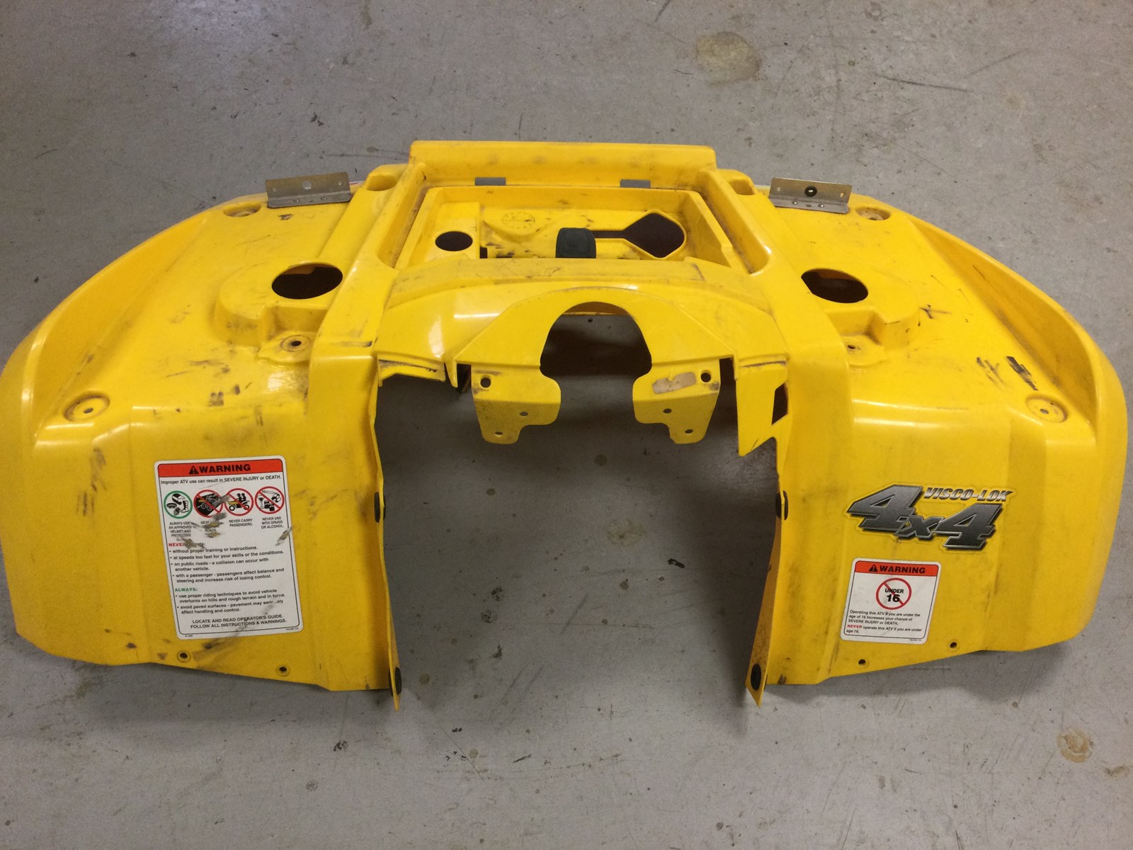 2004 Can-Am front fender - Outlander330 (4X4) - Image 3