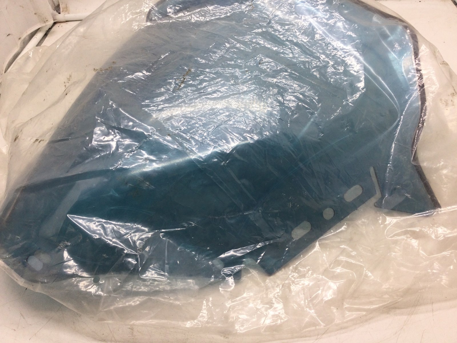 2017 Ski-Doo WINDSHIELD 450 - Image 2