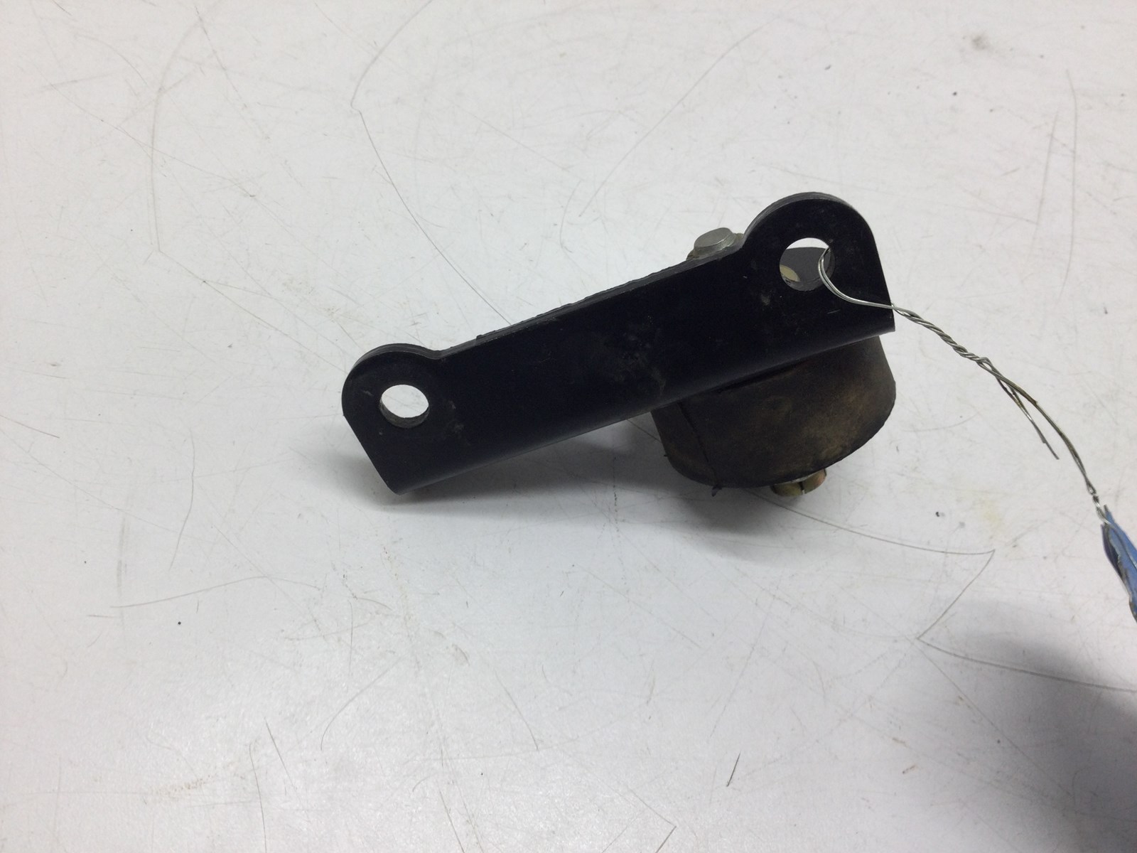 2001 Polaris Top Engine Mount w/Rubber Mount - Image 3