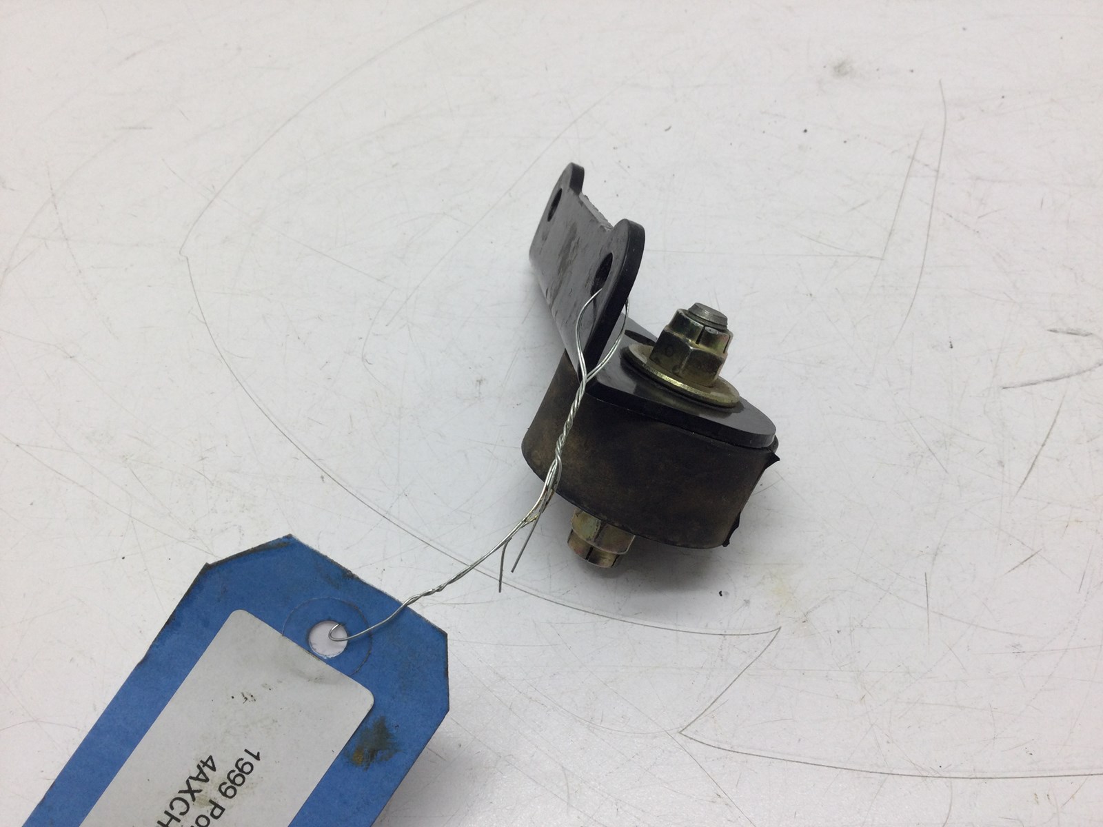 2001 Polaris Top Engine Mount w/Rubber Mount - Image 4