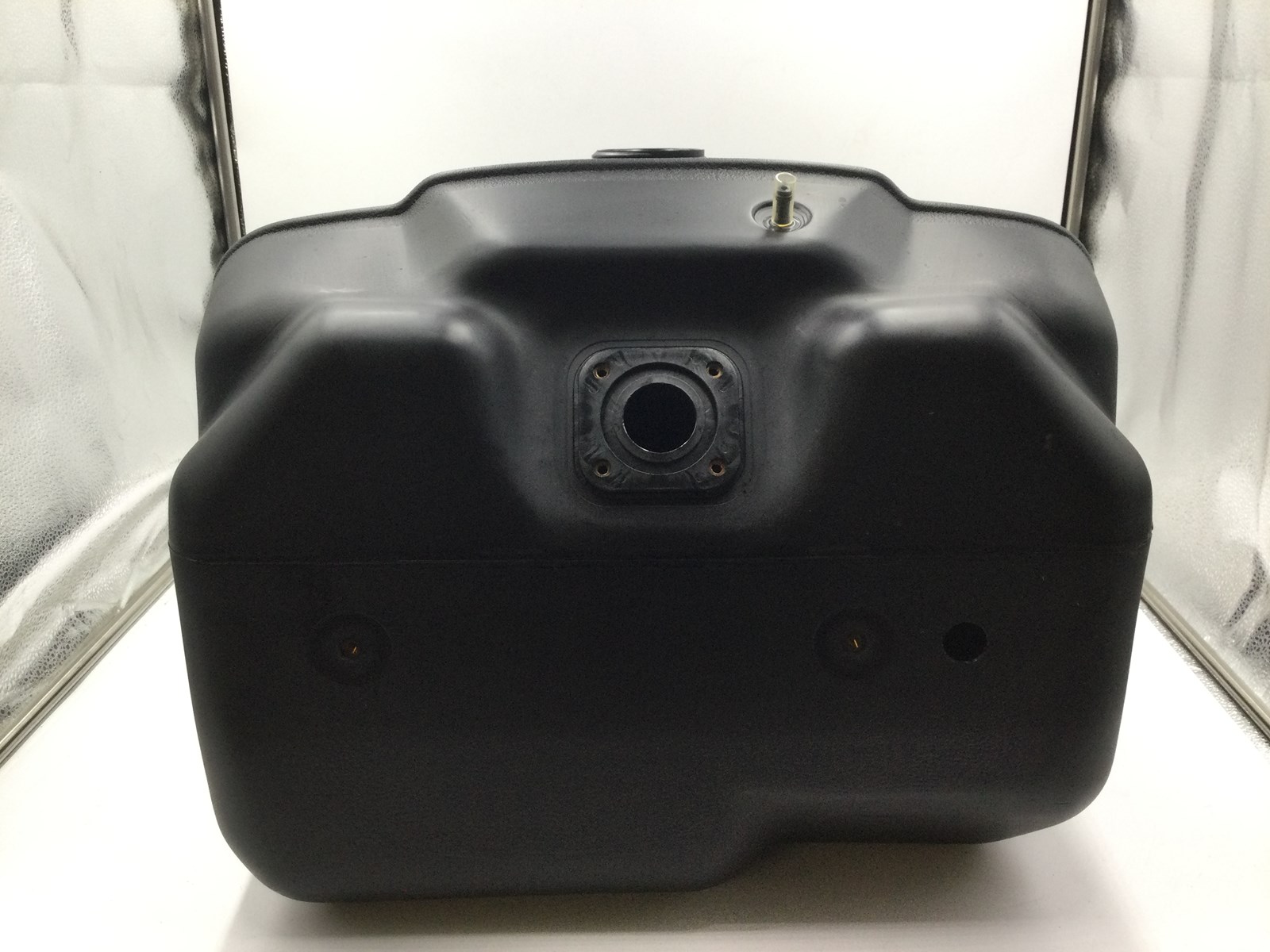 1998 Yamaha gas tank - Image 4