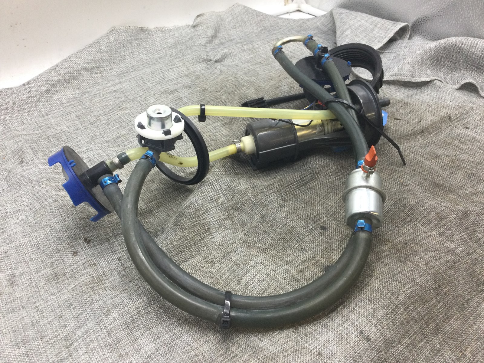 2014 Polaris fuel pump - Image 2