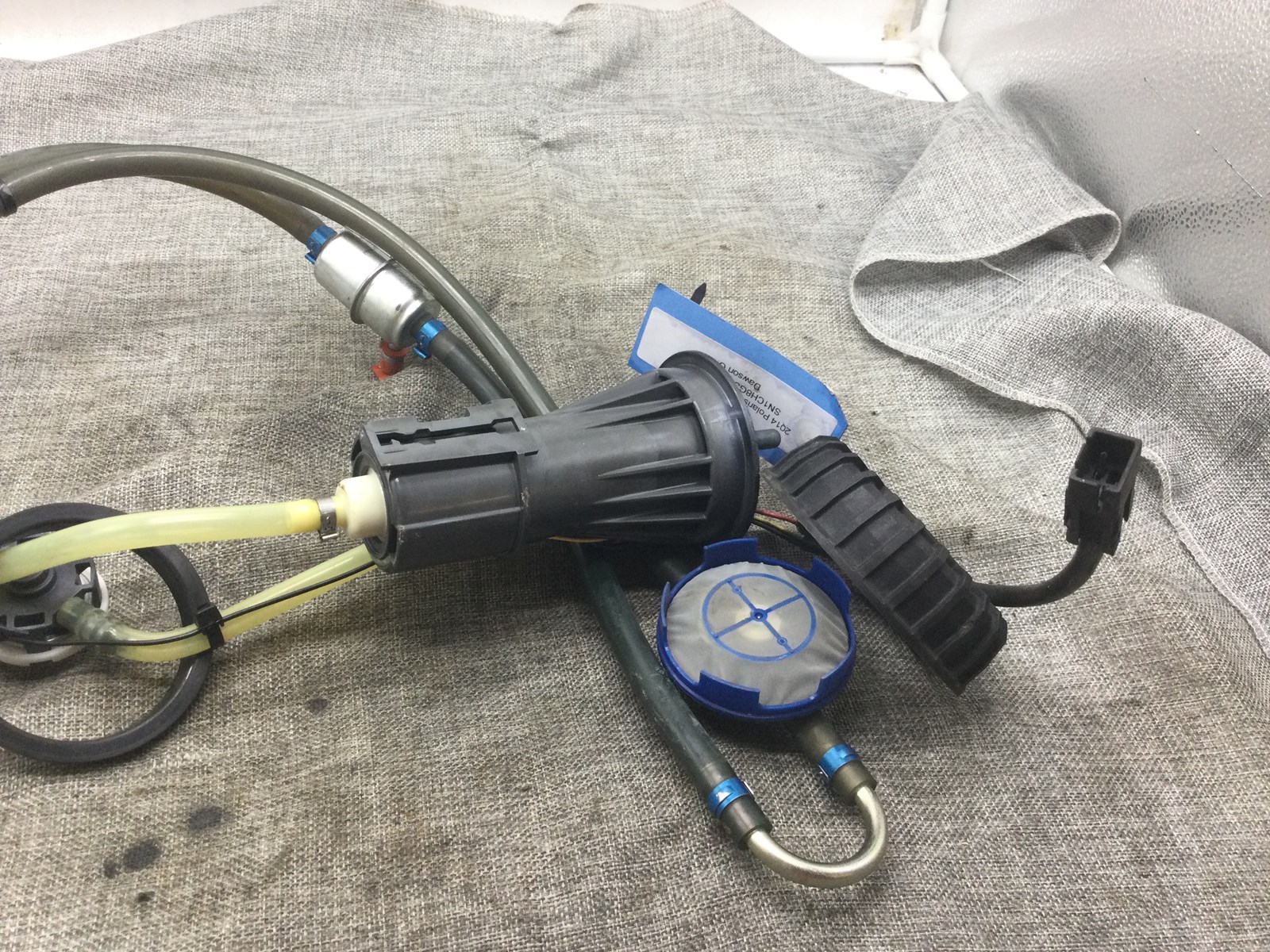 2014 Polaris fuel pump - Image 4