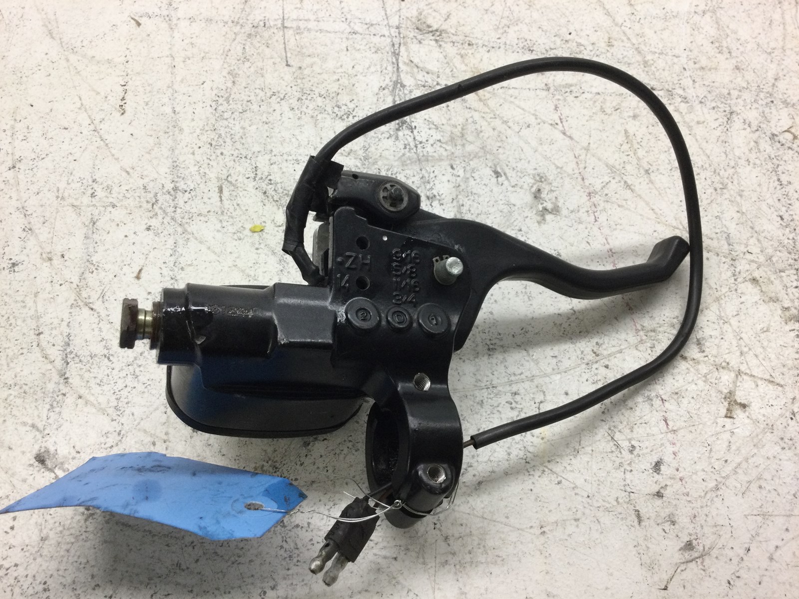Brake Master Cylinder - Image 4