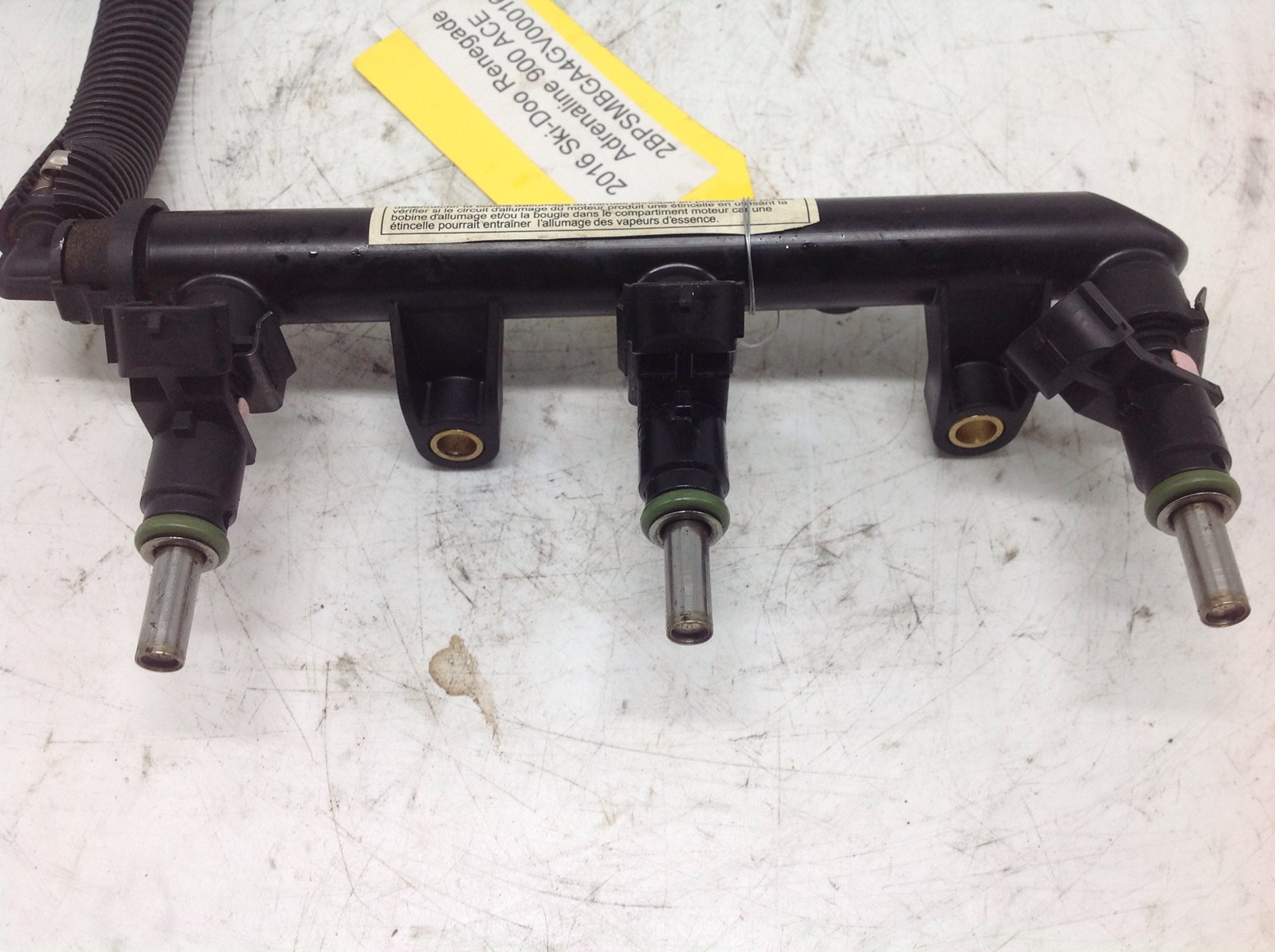 2015 Ski-Doo GSX LE 900 ACE Fuel Rail w/Injectors 420874838 - Image 3