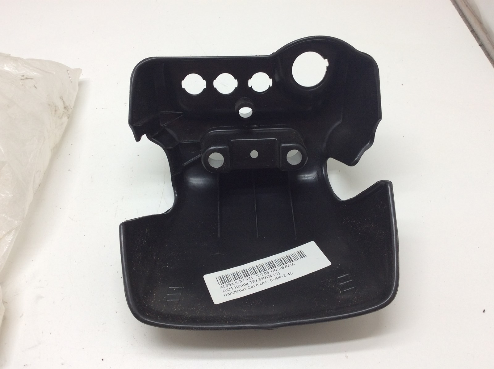 2004 Honda handlebar cover - superseded by 53205-HN5-305ZA - Image 4