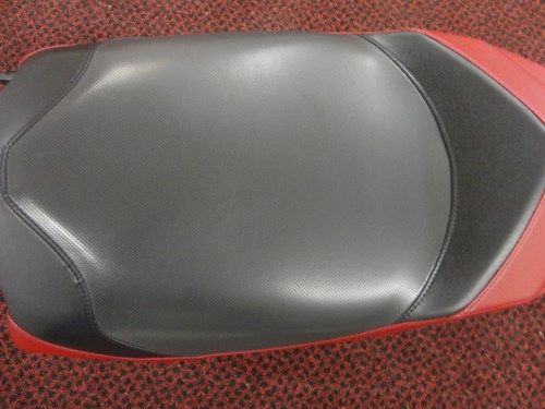 2009 Ski-Doo seat - Red/black - Image 2