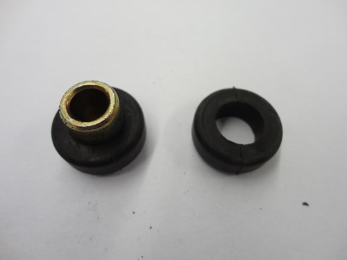 2003 Yamaha muffler grommet/damper w/collar - Image 2