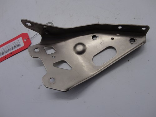 2005 Yamaha LH front bumper bracket - Image 4
