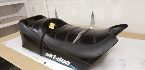 2000 Ski-Doo Seat - Image 2