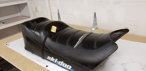 2000 Ski-Doo Seat - Image 4
