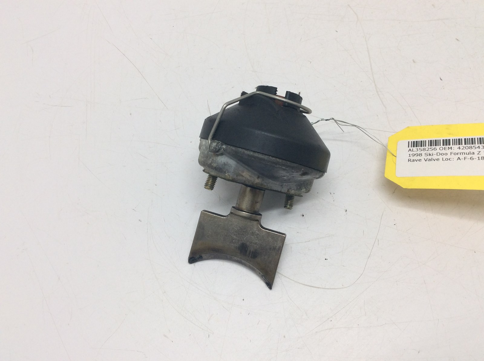 1998 Ski-Doo Rave Valve Exhaust Valve - Image 4