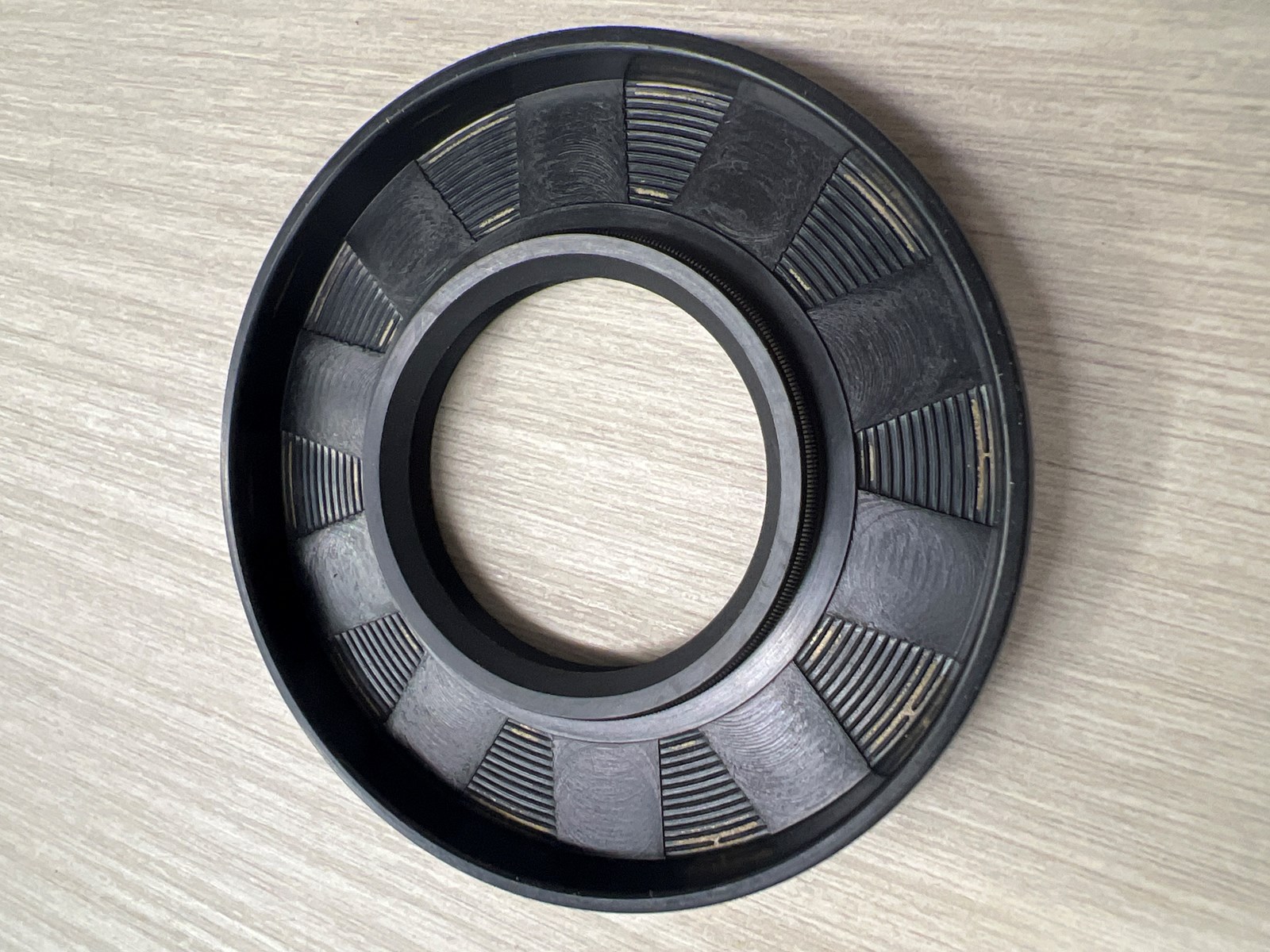 Crankshaft Seal 30X62X7 - Image 2