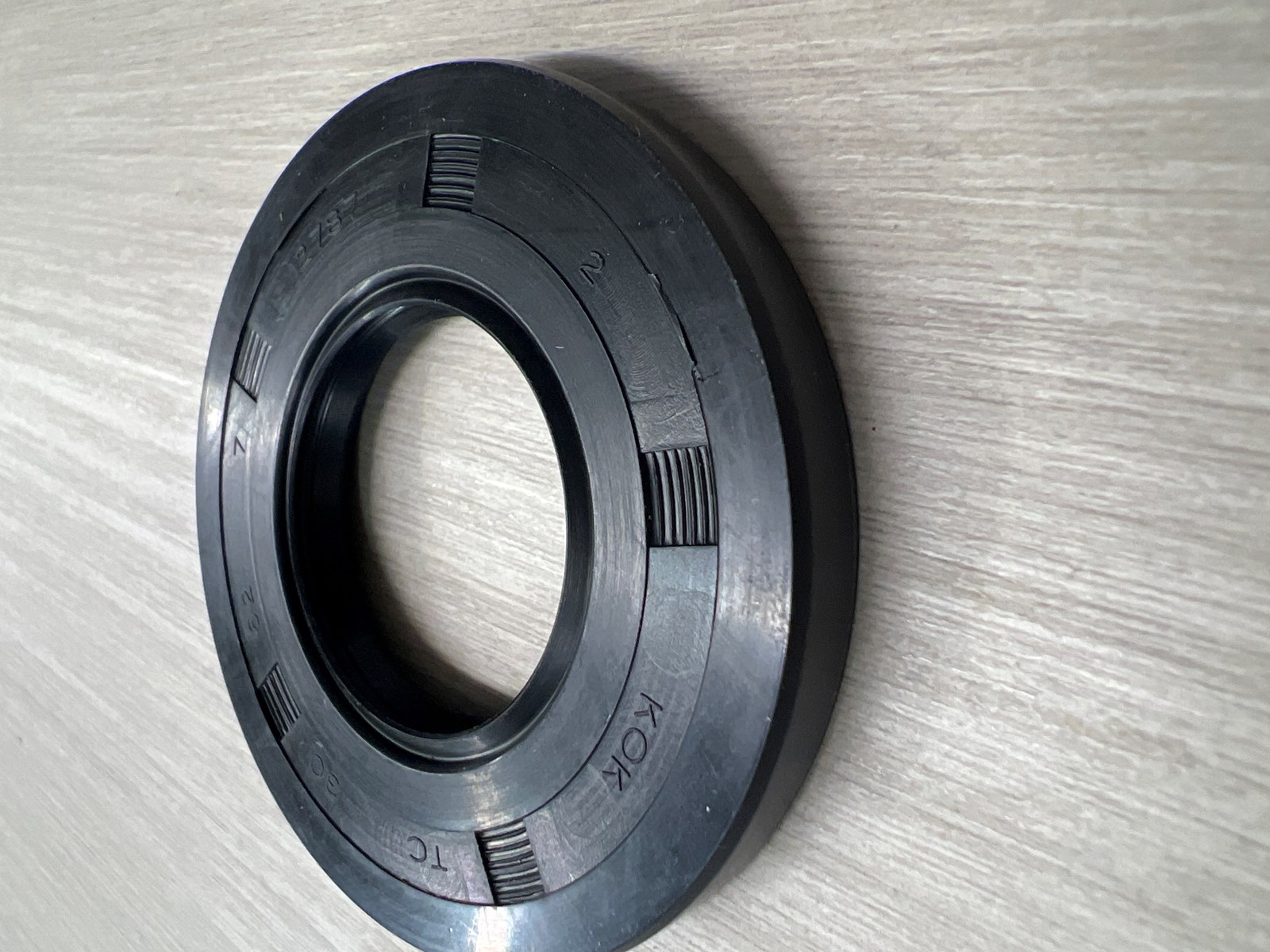 Crankshaft Seal 30X62X7 - Image 3