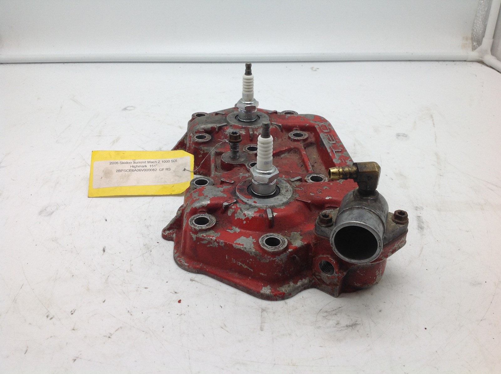 2006 Ski-Doo Cylinder Head with Domes and Bolts - Image 4