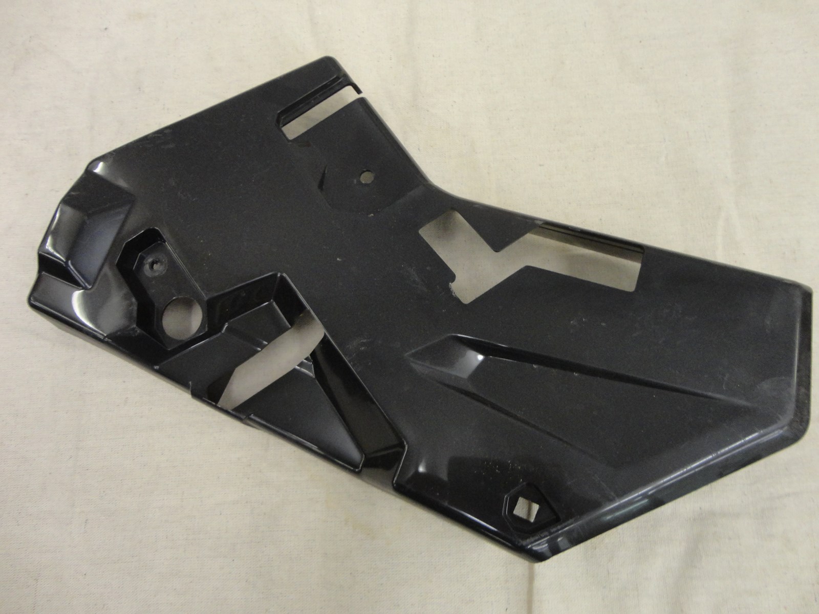 2018 Can-Am MAVERICK X3 MAX TURBO - RH Central door panel - Image 2