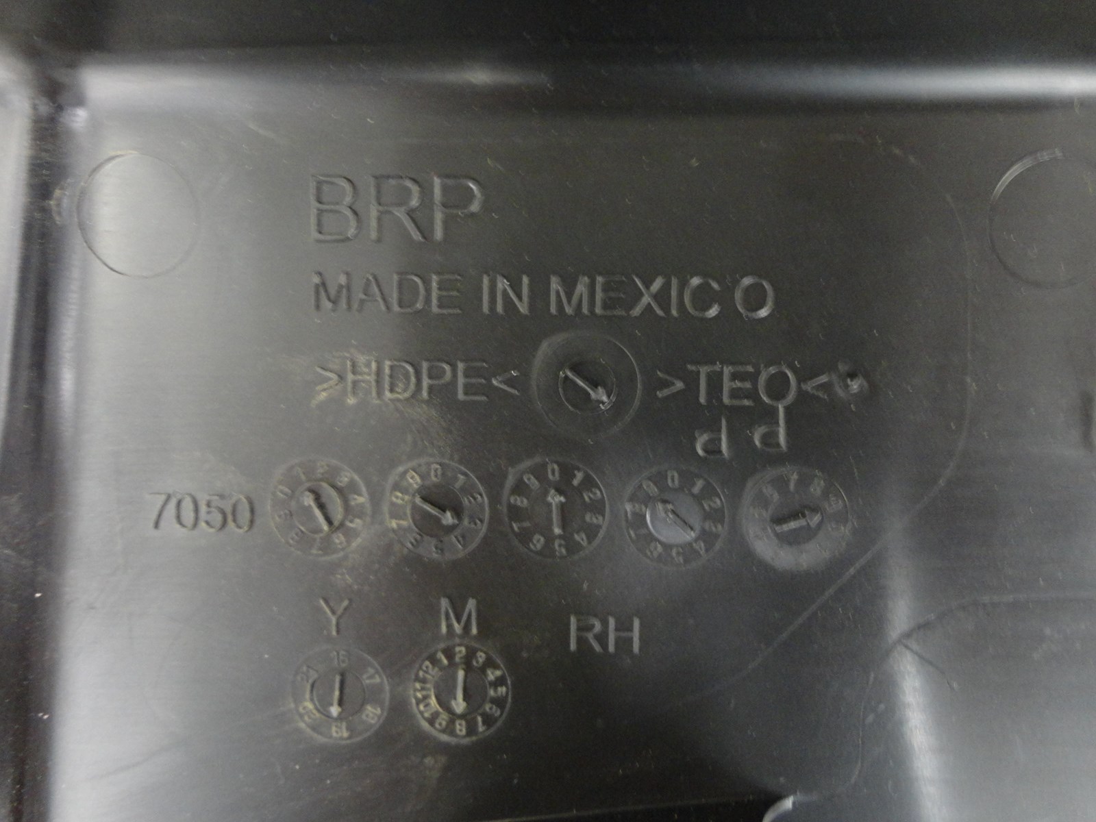 2018 Can-Am MAVERICK X3 MAX TURBO - RH Central door panel - Image 4