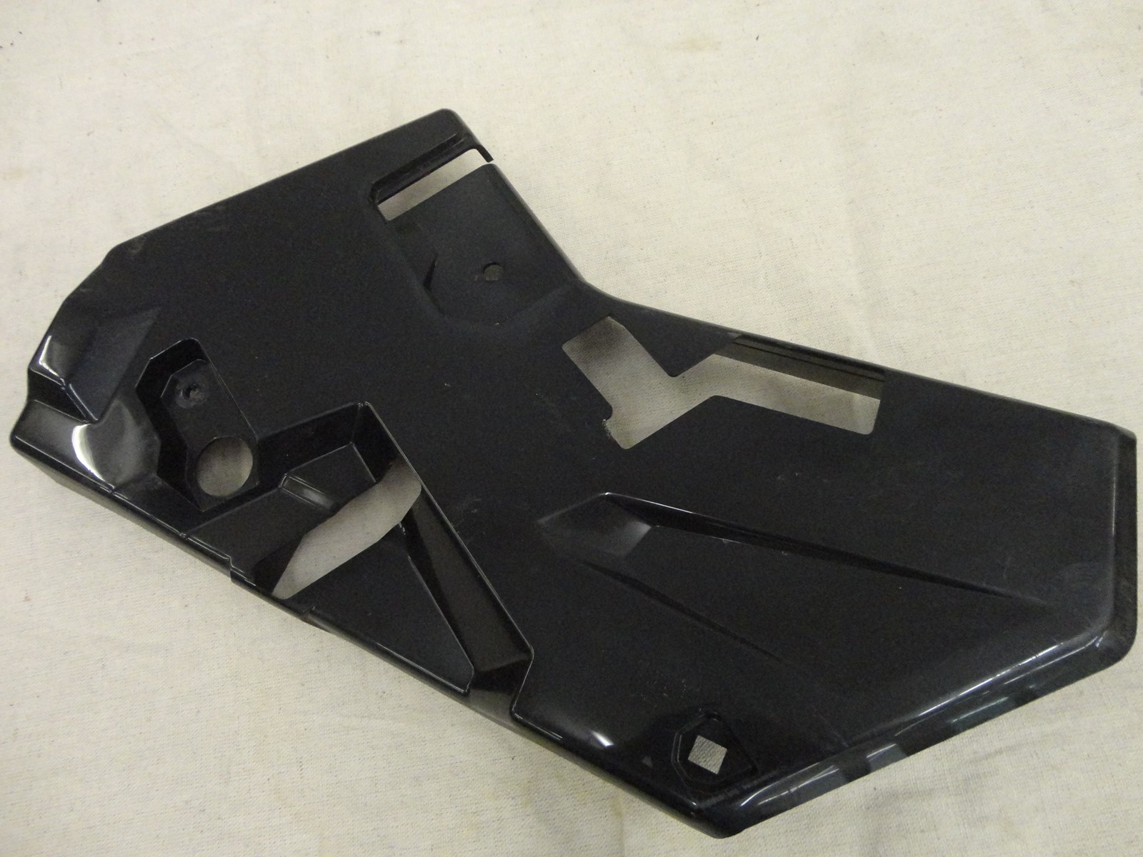 2018 Can-Am MAVERICK X3 MAX TURBO - RH Central door panel - Image 5