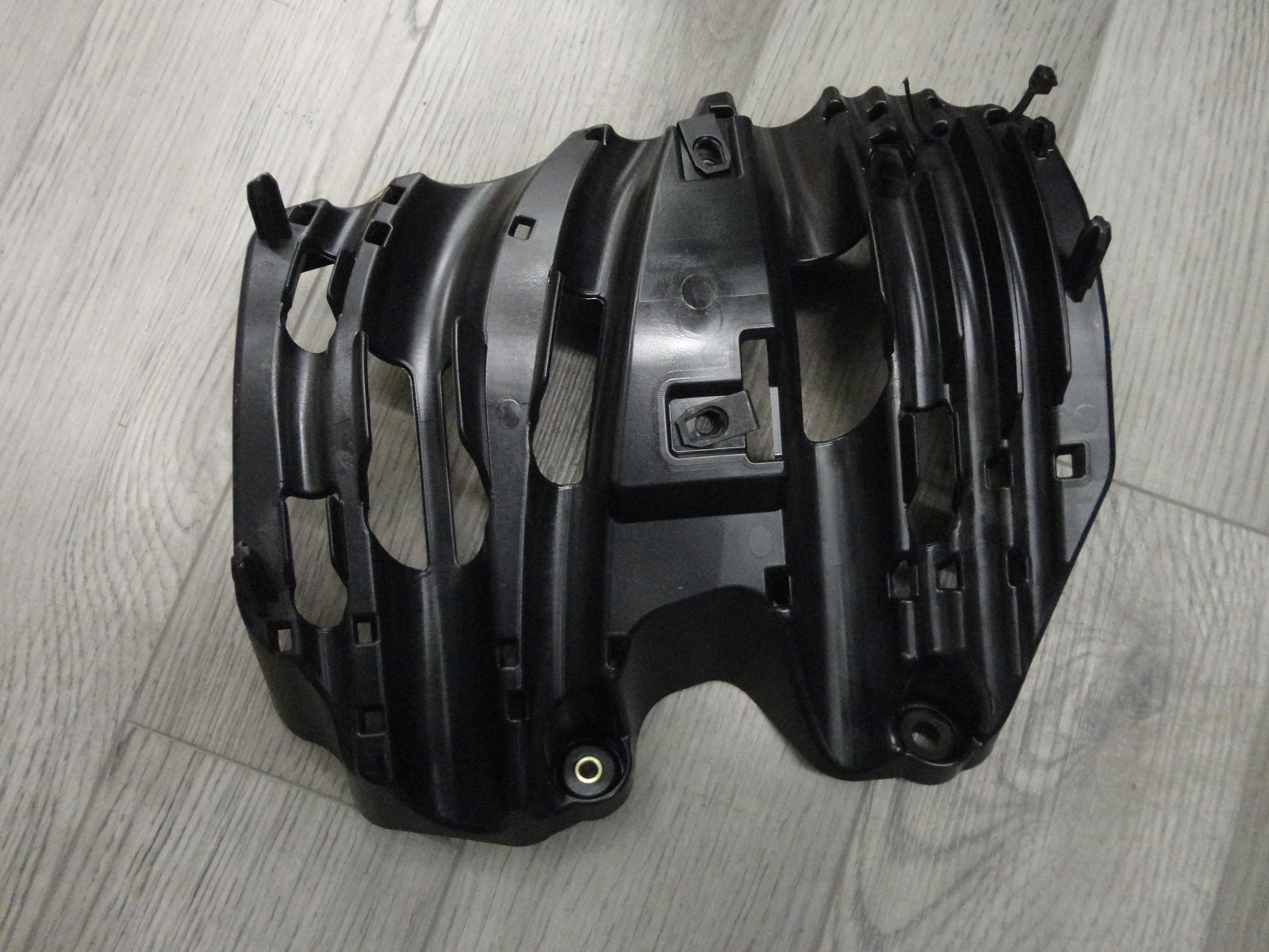 2018 Can-Am Maverick X3 900HO - cooling hose support - Image 2