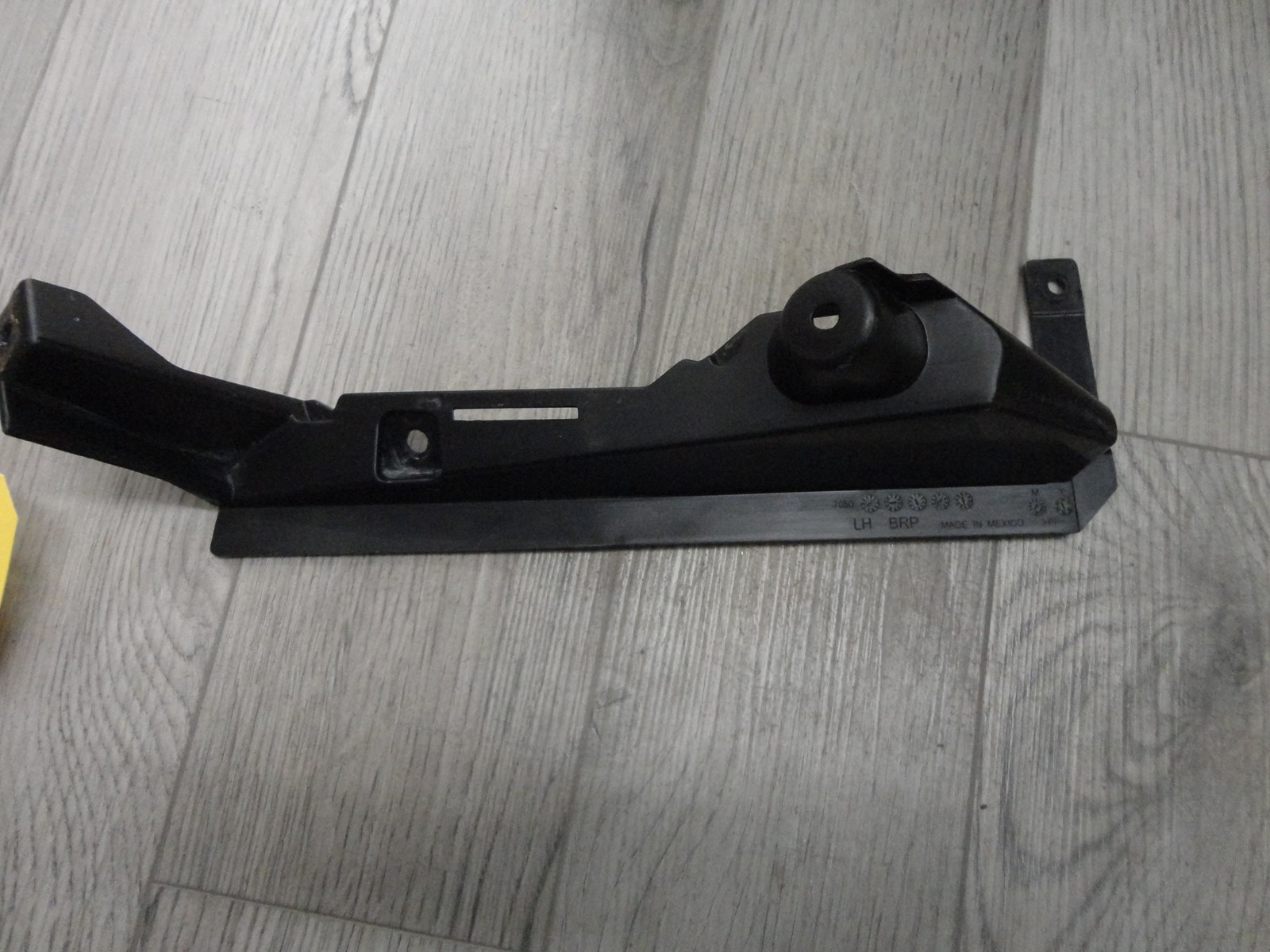 2017 Can-Am Maverick X3 - LH Radiator deflector - Image 2