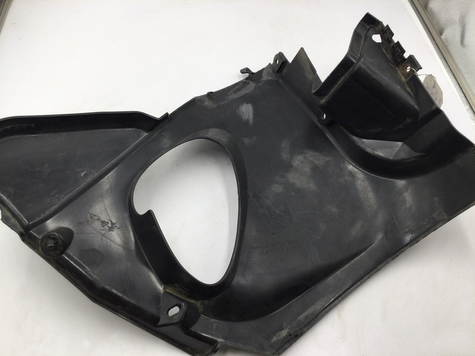 2006 Suzuki gas tank cover left side - Image 3
