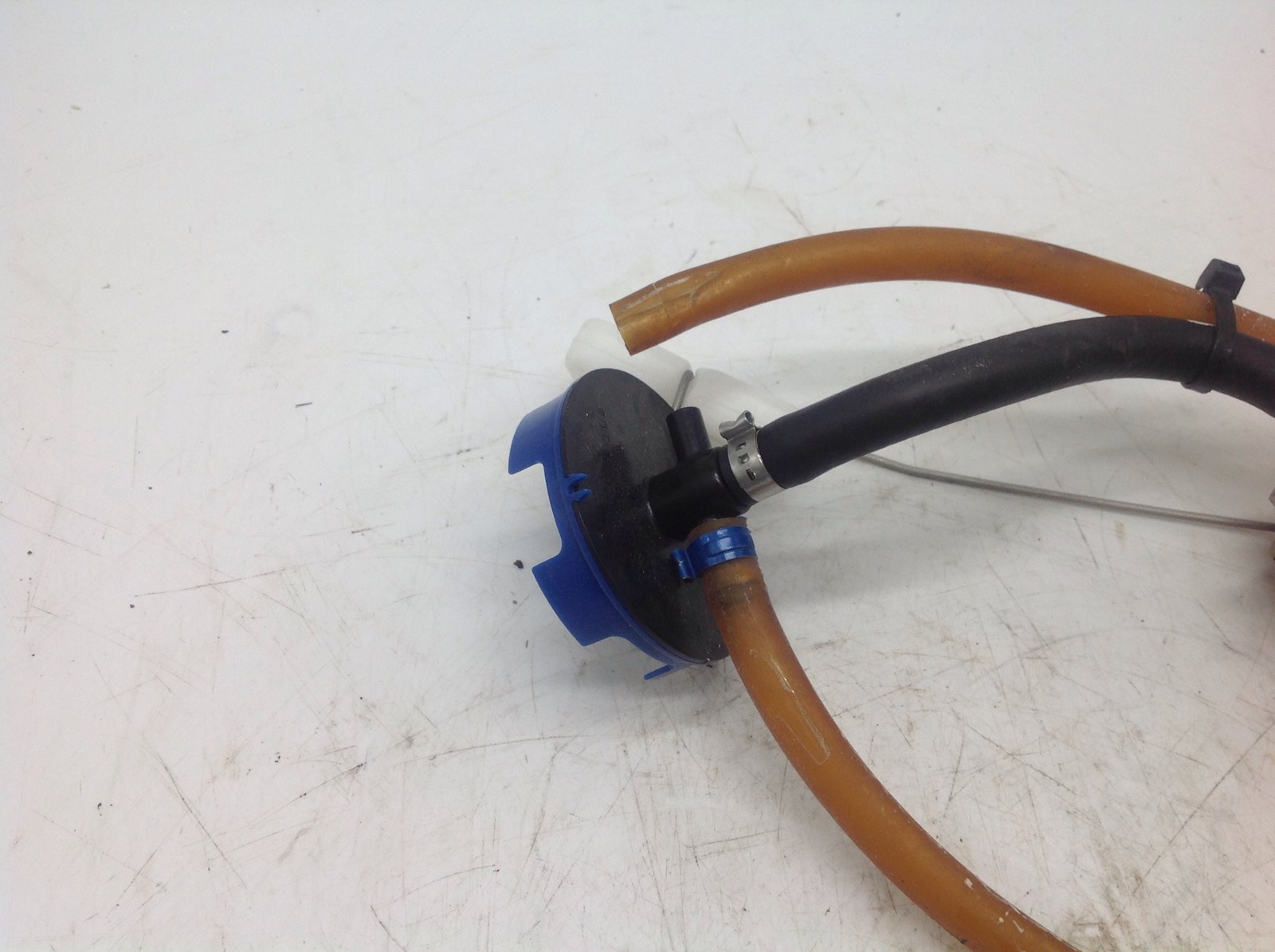 2009 Polaris FUEL PUMP - Image 4