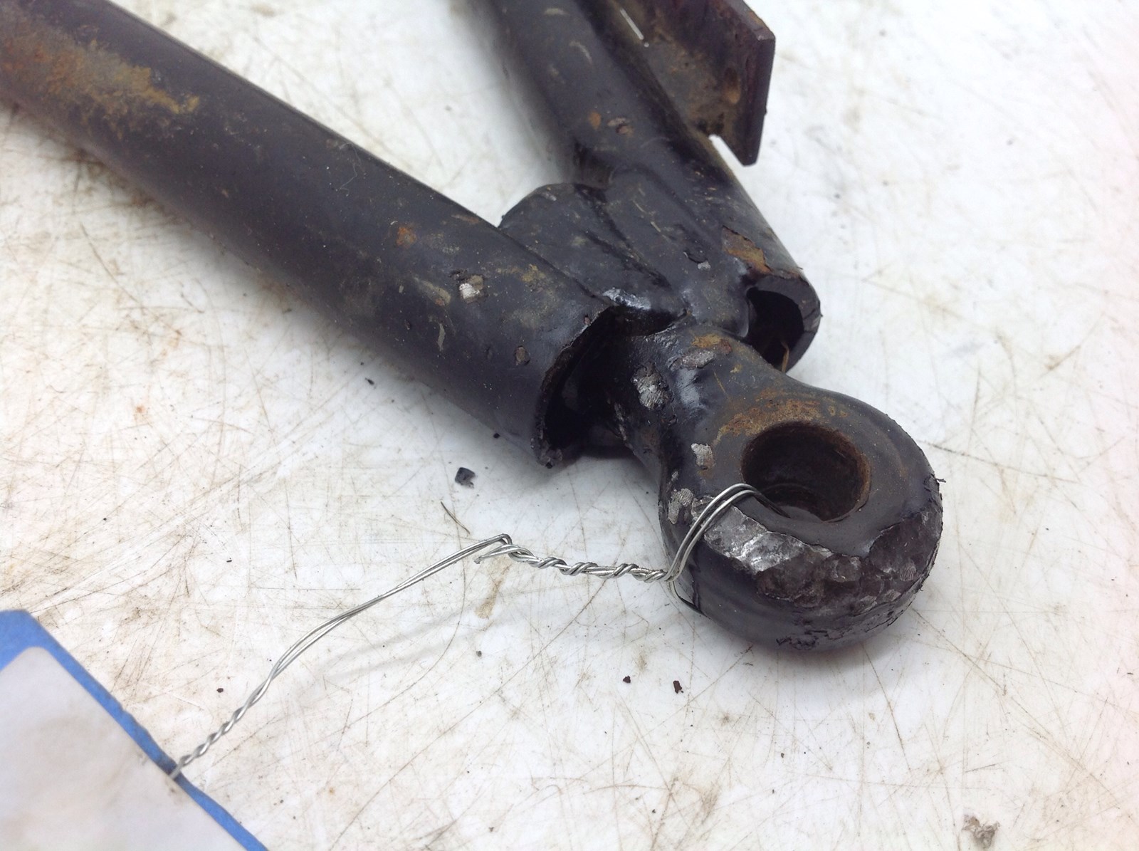 2000 Polaris Front Right A Arm - Image 5