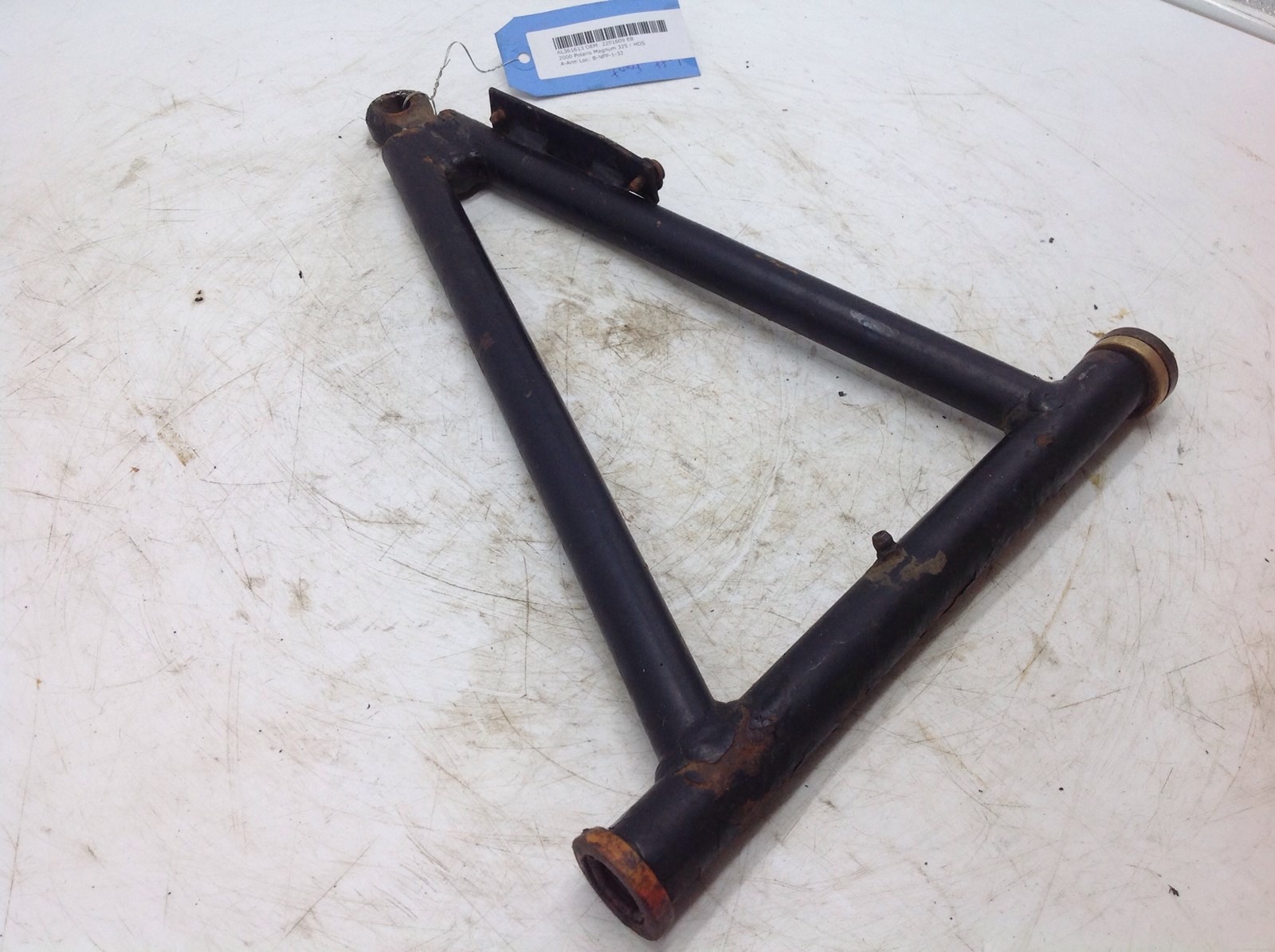 2000 Polaris Front left a arm - Image 2