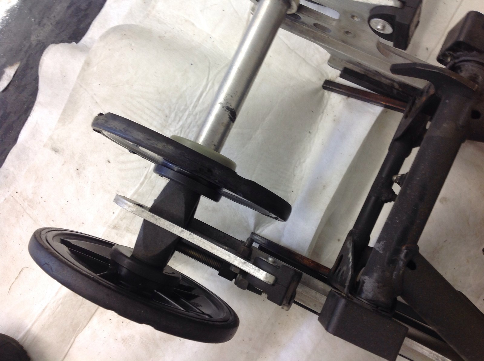 2008 Ski-Doo REAR SUSPENSION - Image 3