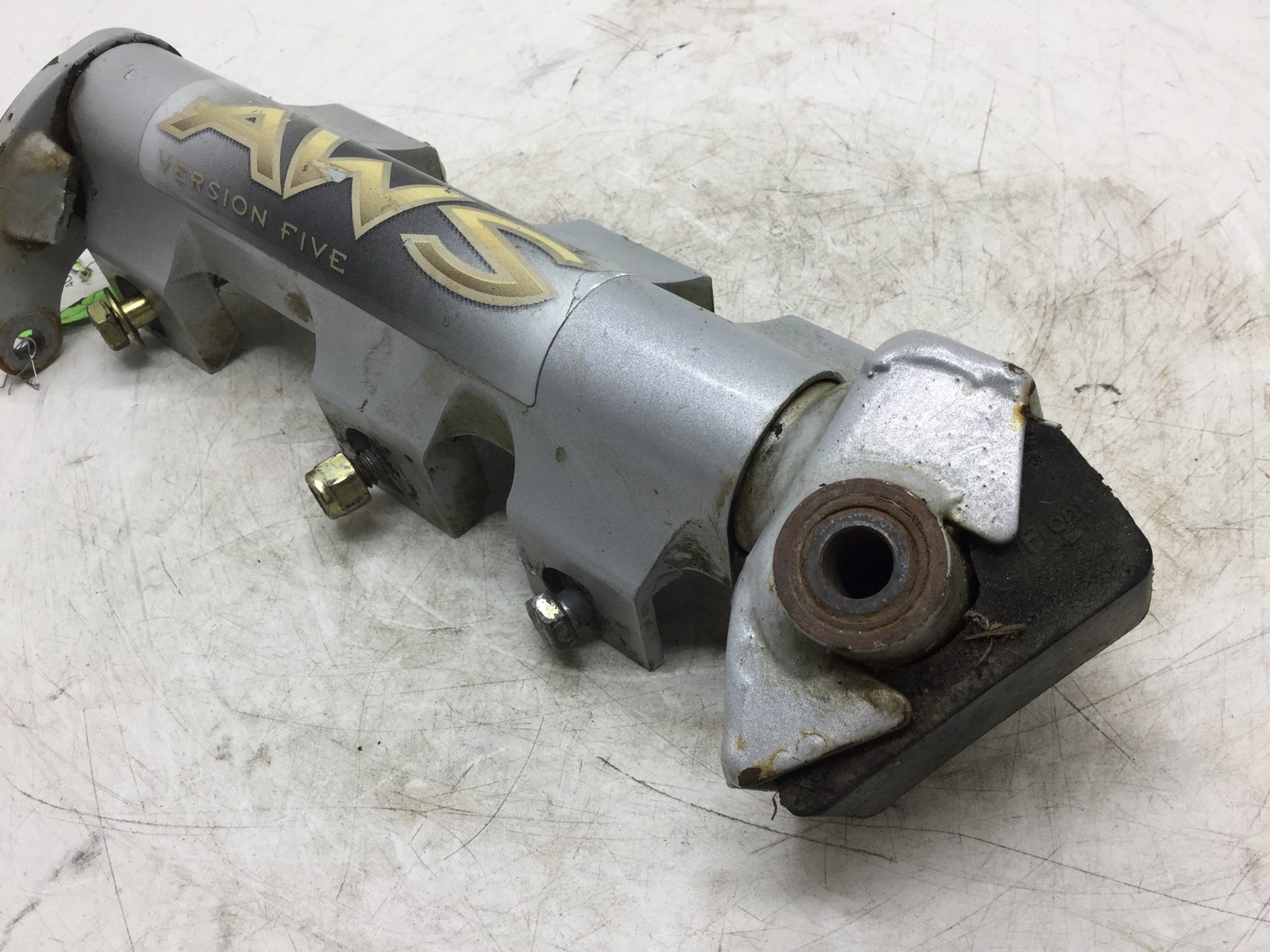 2003 Arctic Cat Right Steering Spindle - Image 3