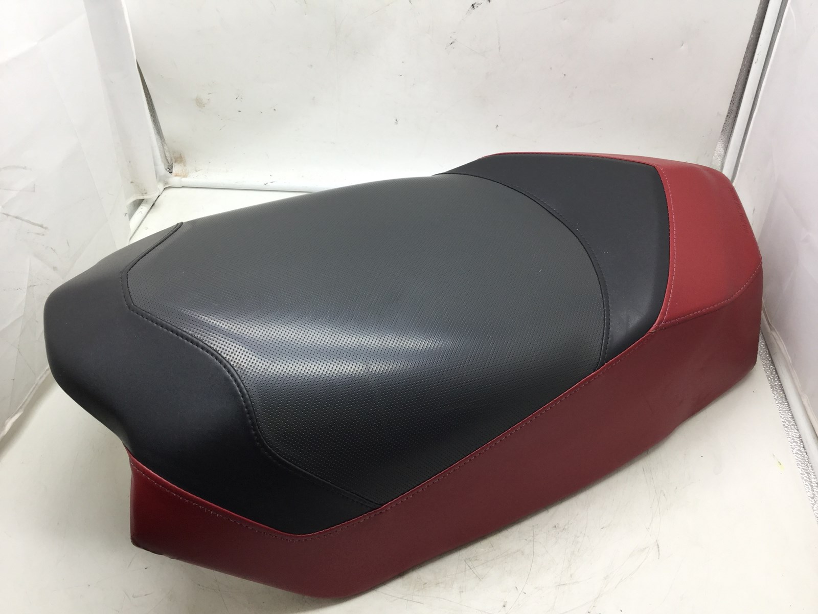2010 Ski-Doo Seat - Image 2