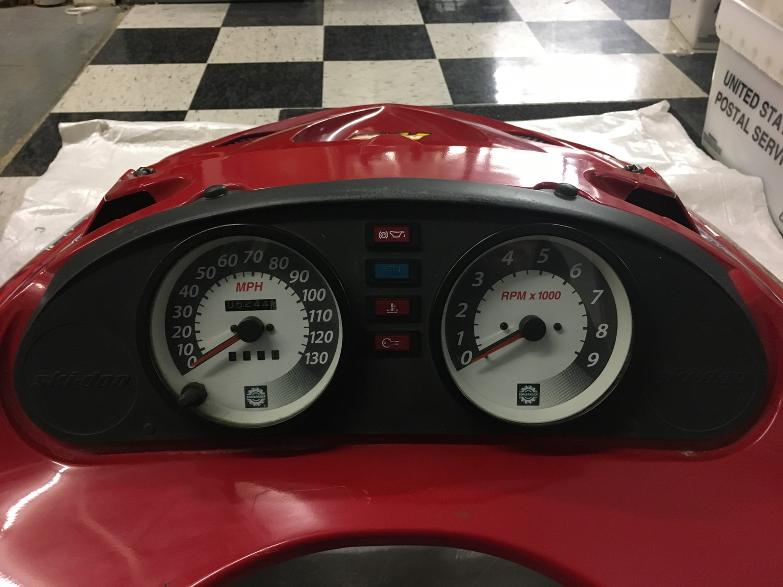 2002 Ski-Doo Hood without factory decals - Image 5