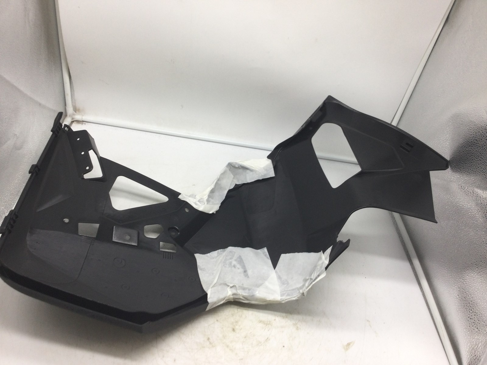 2015 Ski-Doo XS DEEP BLACK RH PANEL TRIM - Image 2