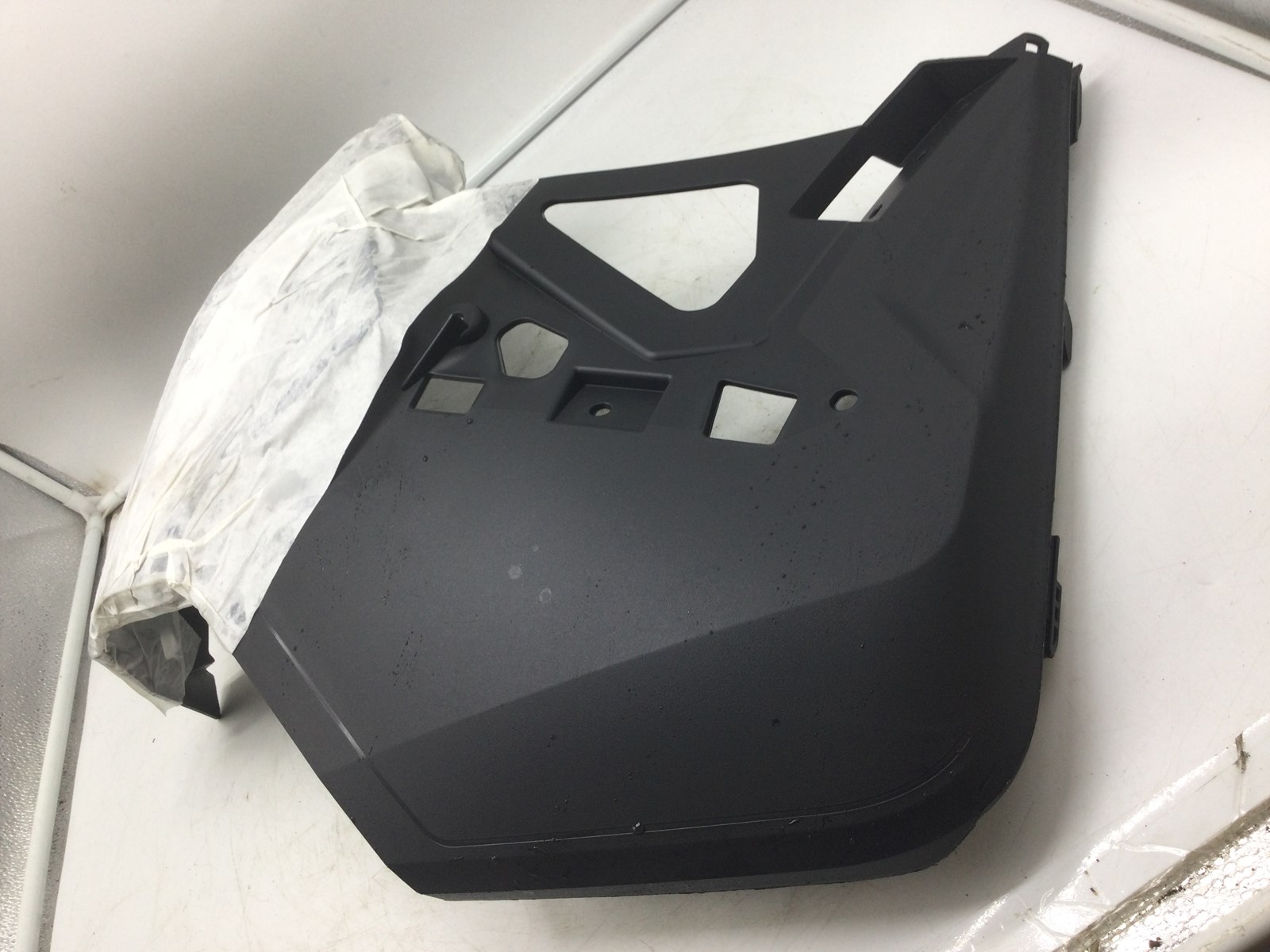 2015 Ski-Doo XS DEEP BLACK RH PANEL TRIM - Image 3