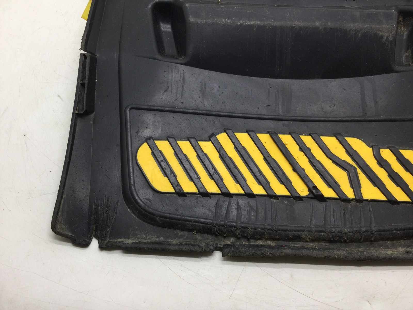 2004 Ski-Doo snow flap - Image 3