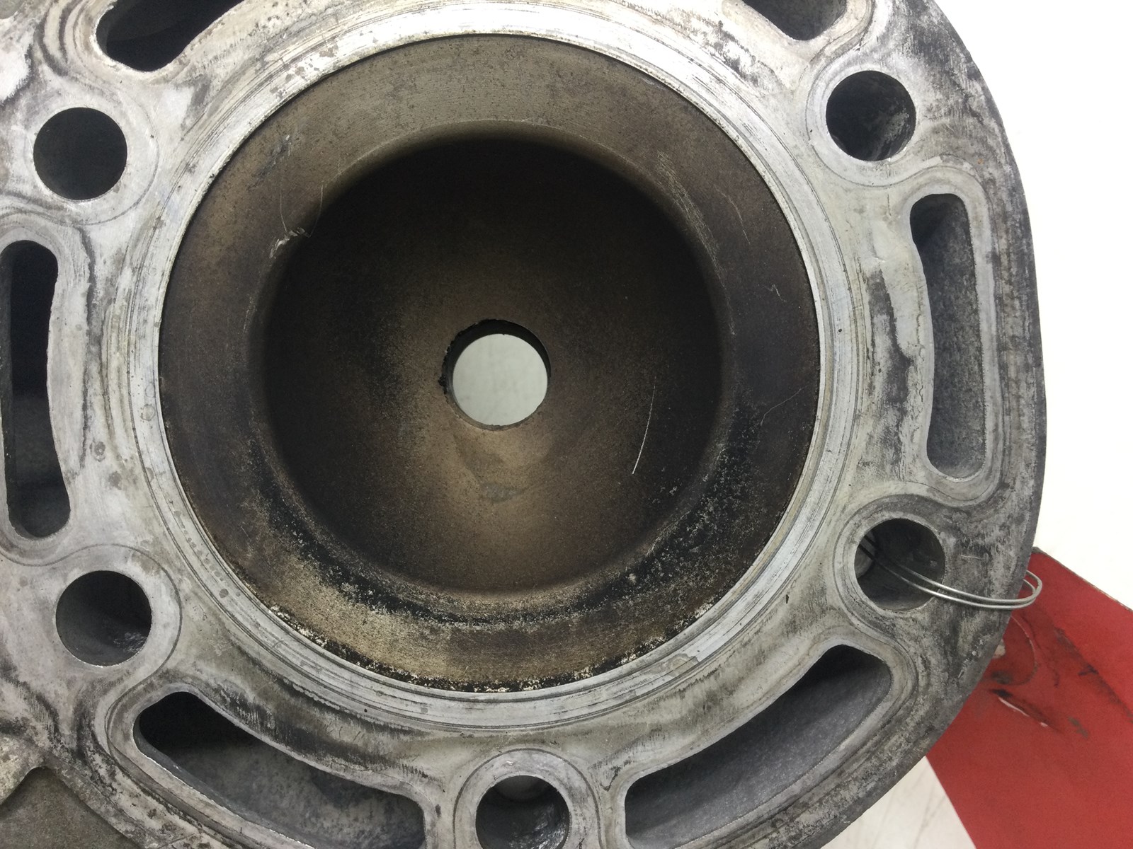 1997 Yamaha cylinder head - Image 3