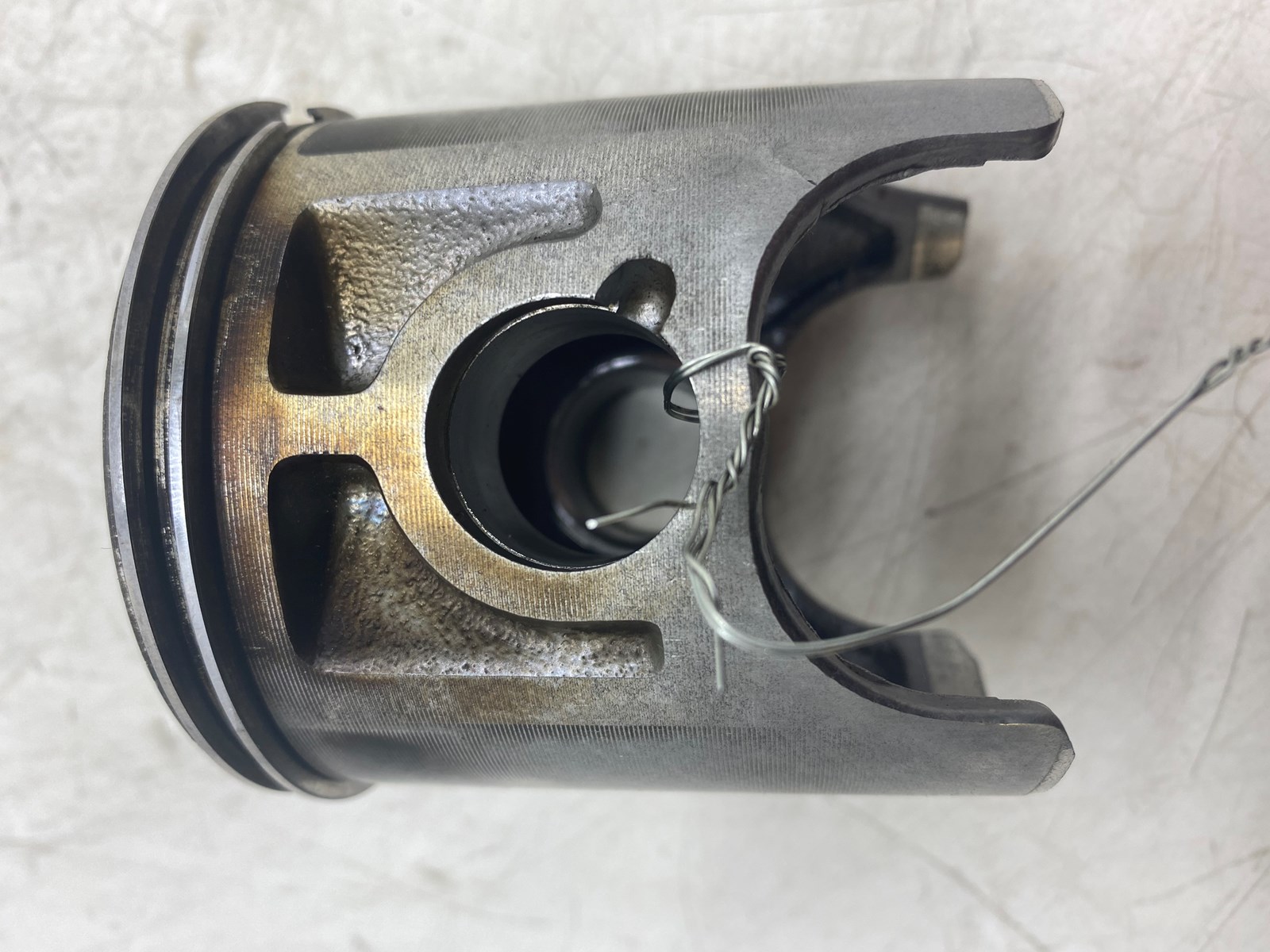 1998 Yamaha piston - Image 3