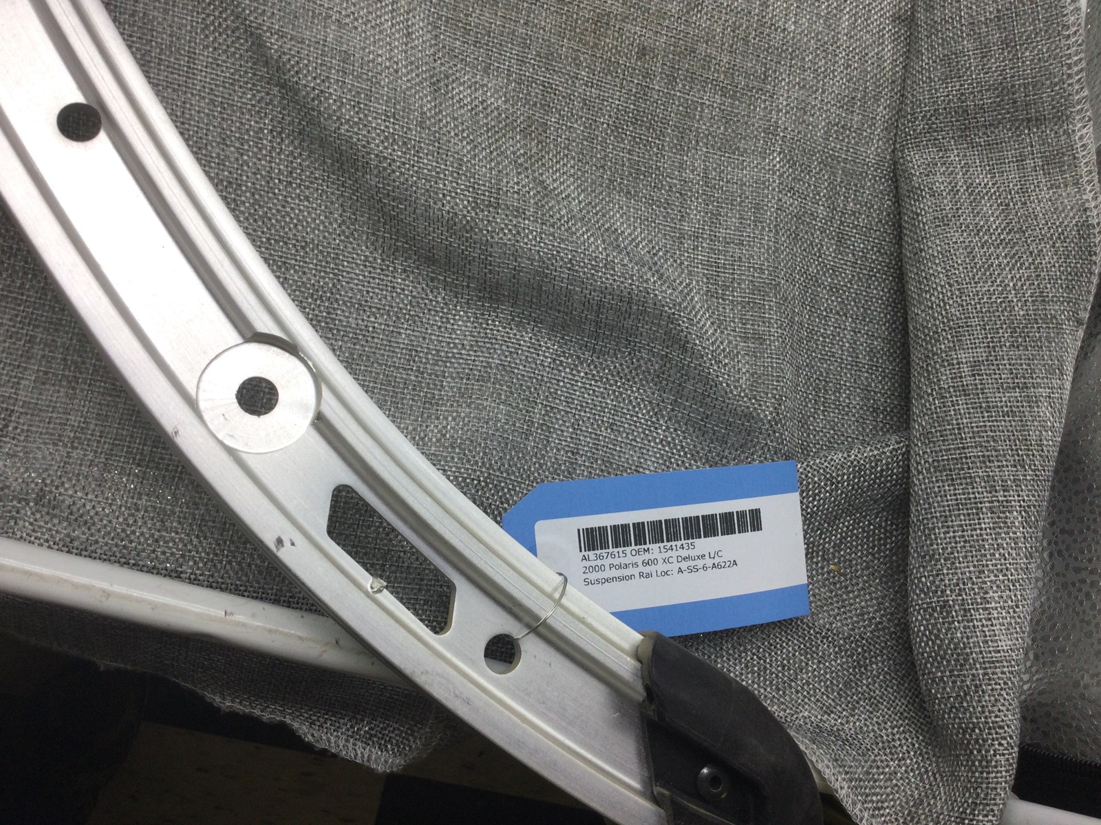 2000 Polaris RAIL ASSY RIGHT HAND SIDE - Image 3