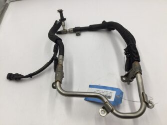 2005 Polaris fuel rail with injectors