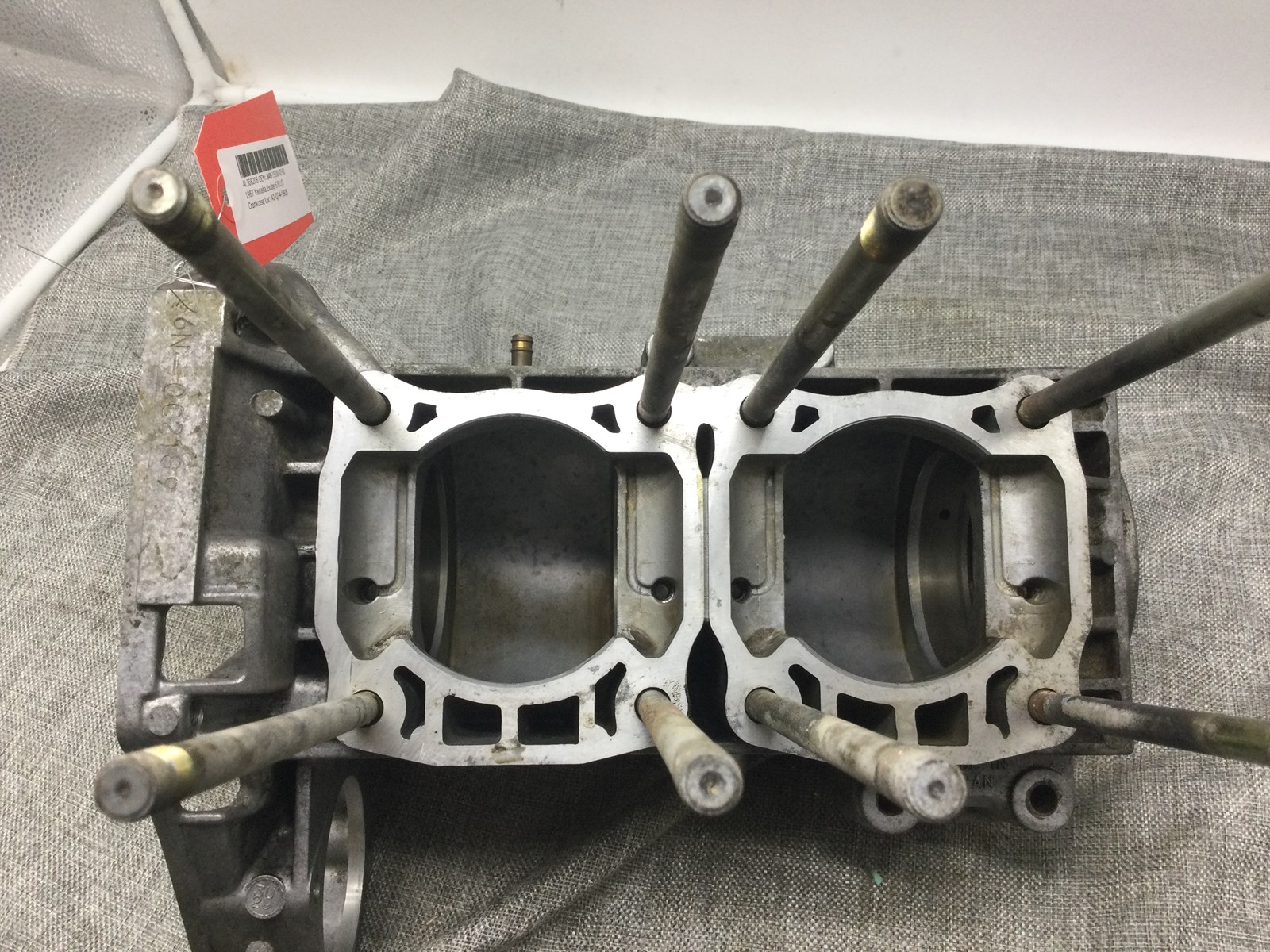 1987 Yamaha ENGINE CRANK CASE - Image 2