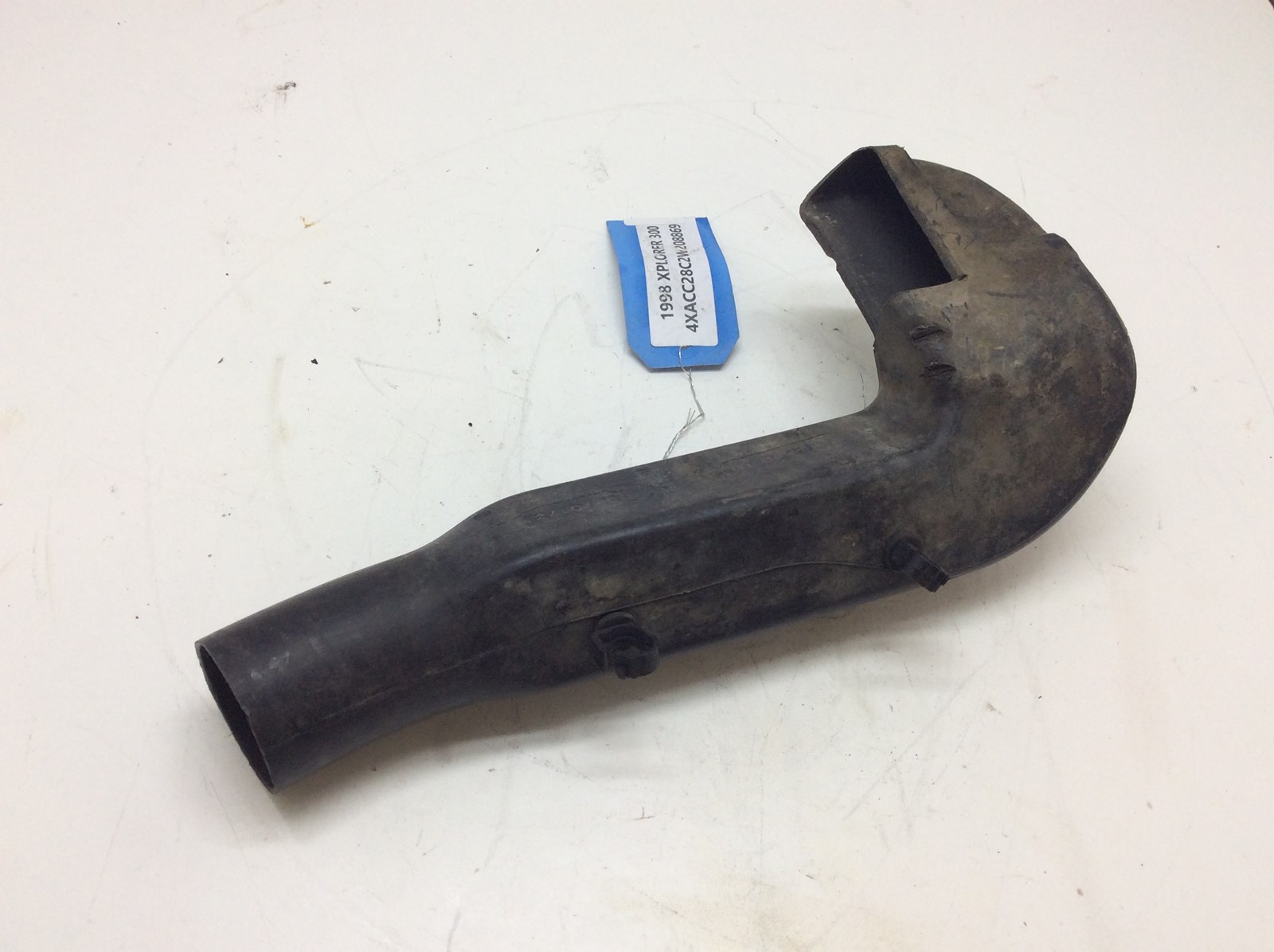 1999 Polaris air duct - Image 3